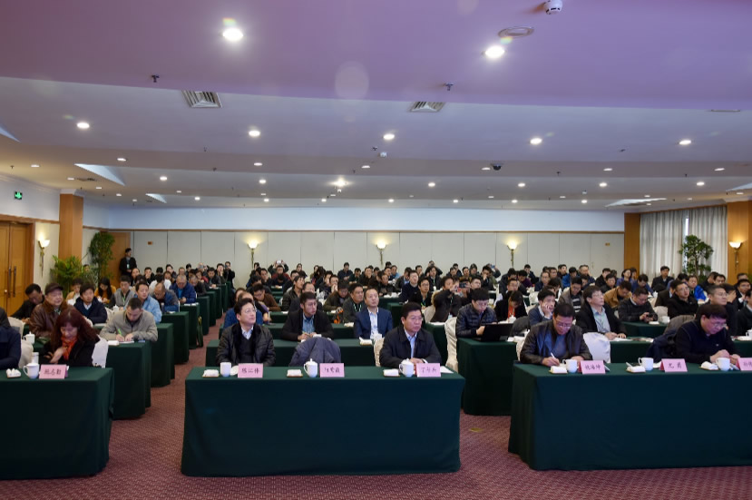 大道至簡(jiǎn)、安全至上、節(jié)能增效--套筒式永磁無(wú)聯(lián)結(jié)傳動(dòng)” 獲得參會(huì)石化企業(yè)分管節(jié)能的專(zhuān)家和領(lǐng)導(dǎo)的一致好評(píng)